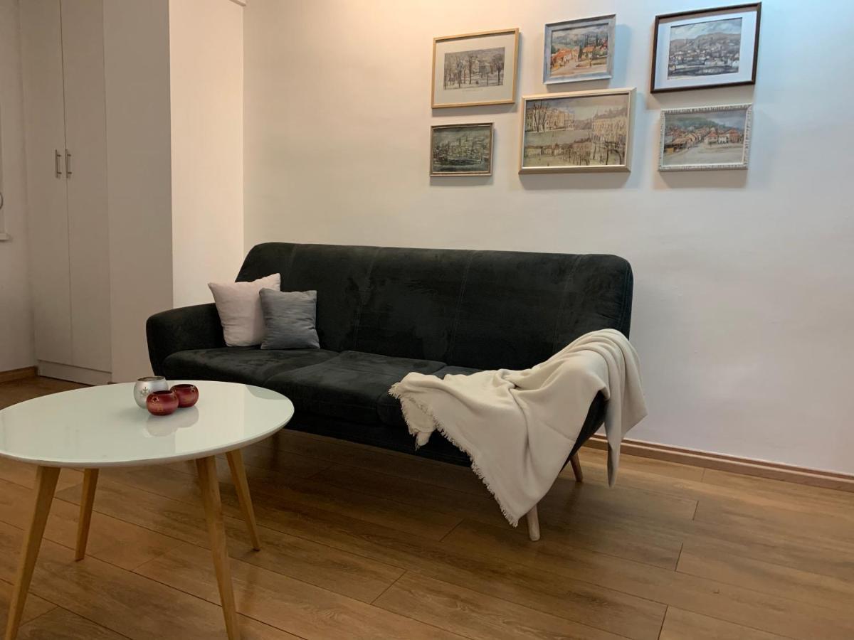 Apartment Galerija トゥズラ エクステリア 写真
