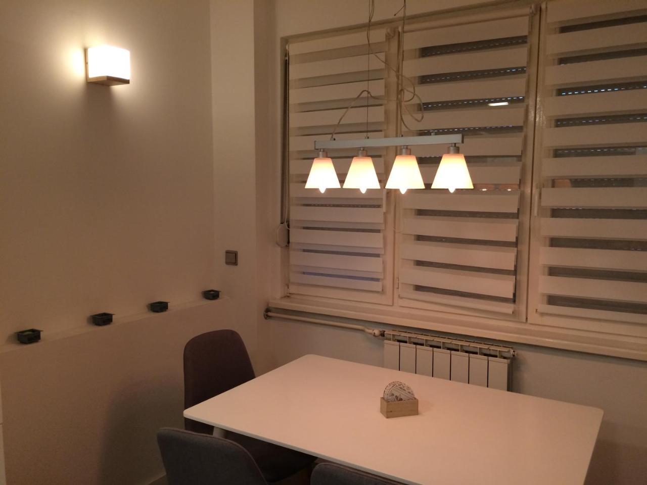 Apartment Galerija トゥズラ エクステリア 写真